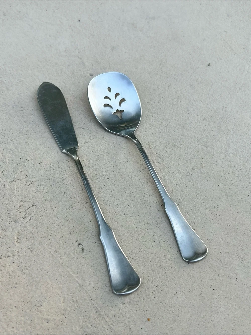 Oneida Patrick Henry Stainless Steel Pierced Jelly Server and Butter Knife